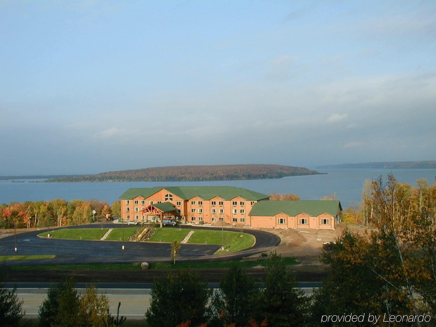 Holiday Express Munising-lakeview, An Ihg 3*