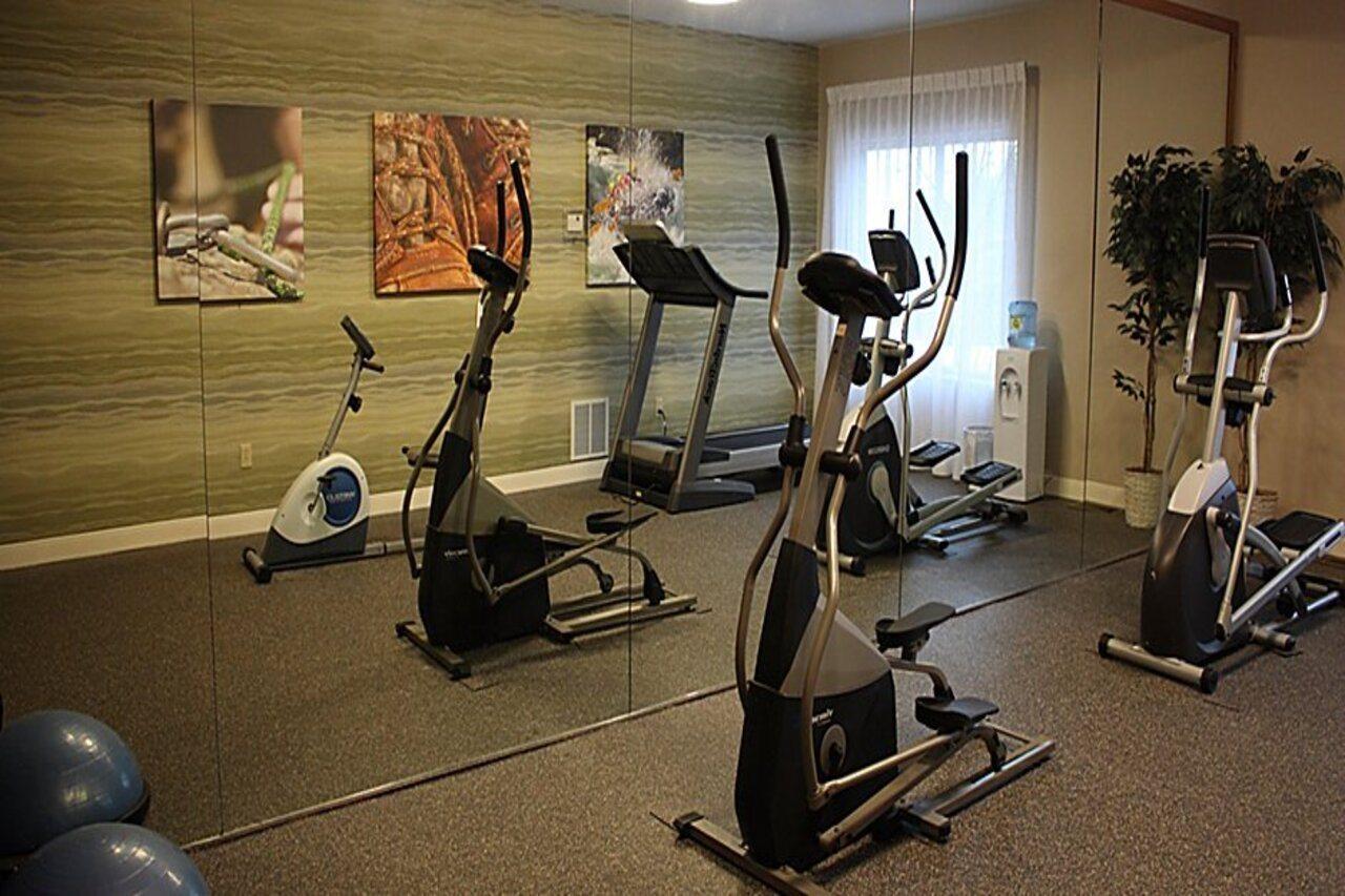 Hotel Express Munising-lakeview, An Ihg 3*