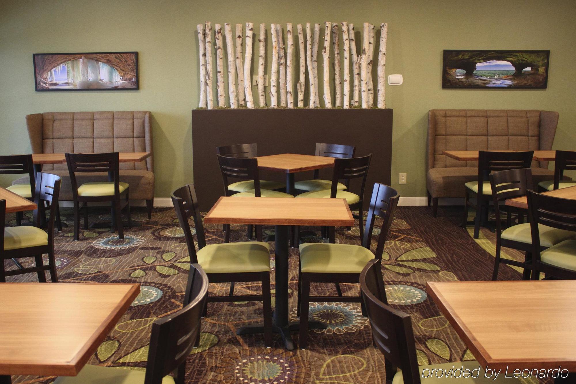 Express Munising-lakeview, An Ihg Munising