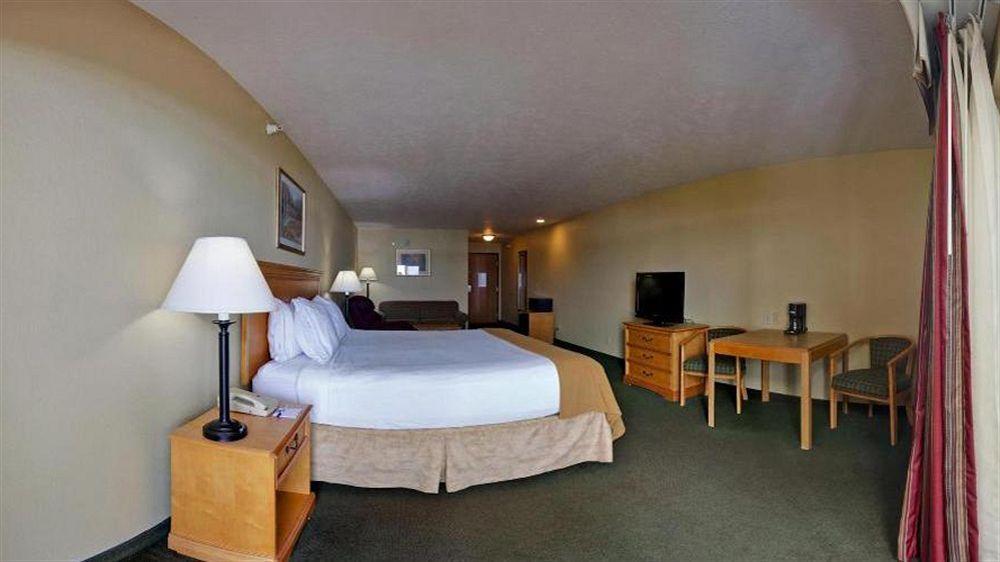 Express Munising-lakeview, An Ihg 3* Munising