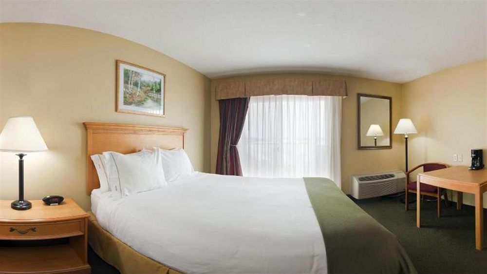Express Munising-lakeview, An Ihg 3* Munising